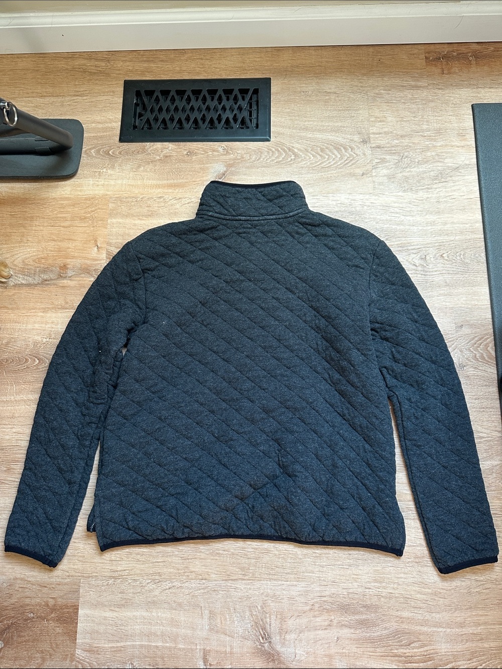 Eddie Bauer Black Quilted Snap-Placket Pullover - Picture 5 of 5